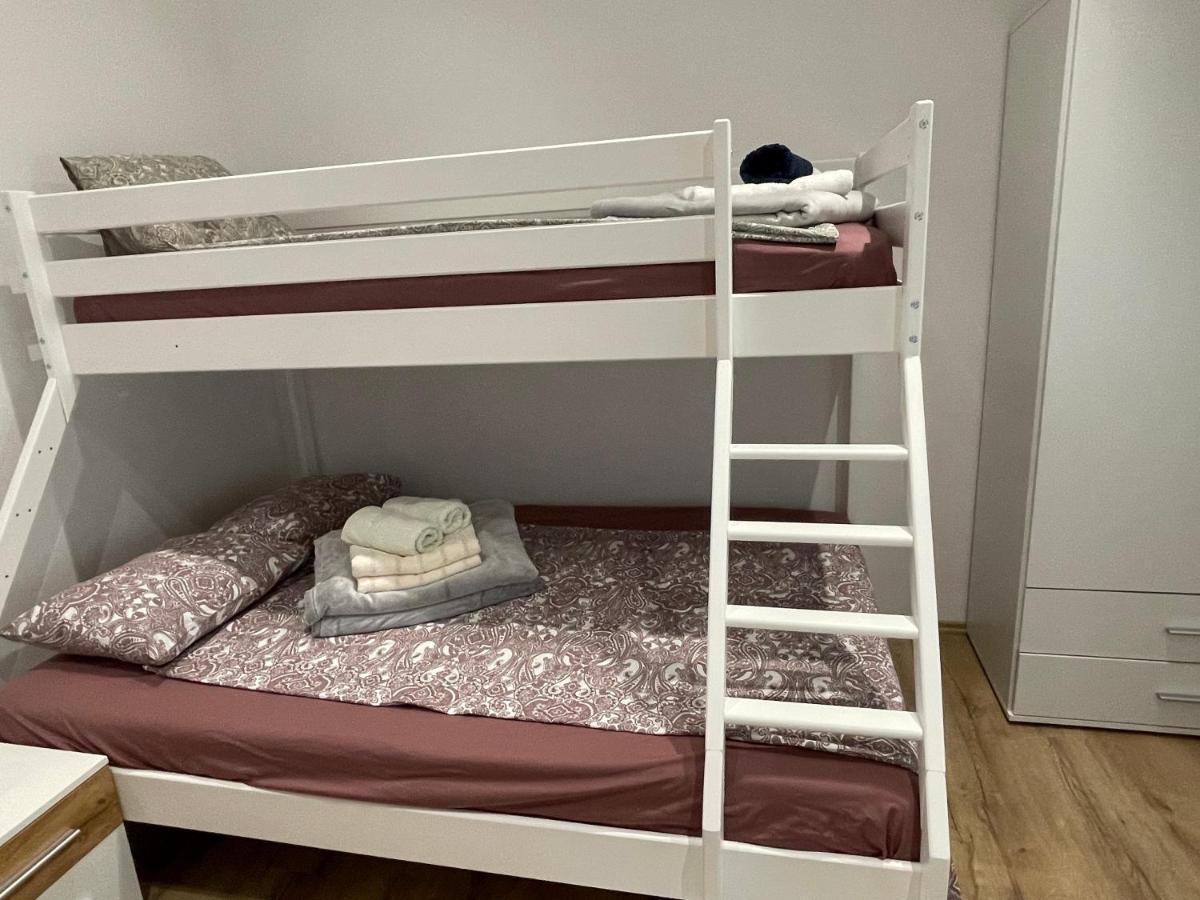 Apartmaji Meduza 2 Izola Esterno foto