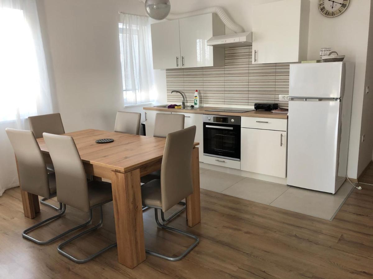 Apartmaji Meduza 2 Izola Esterno foto