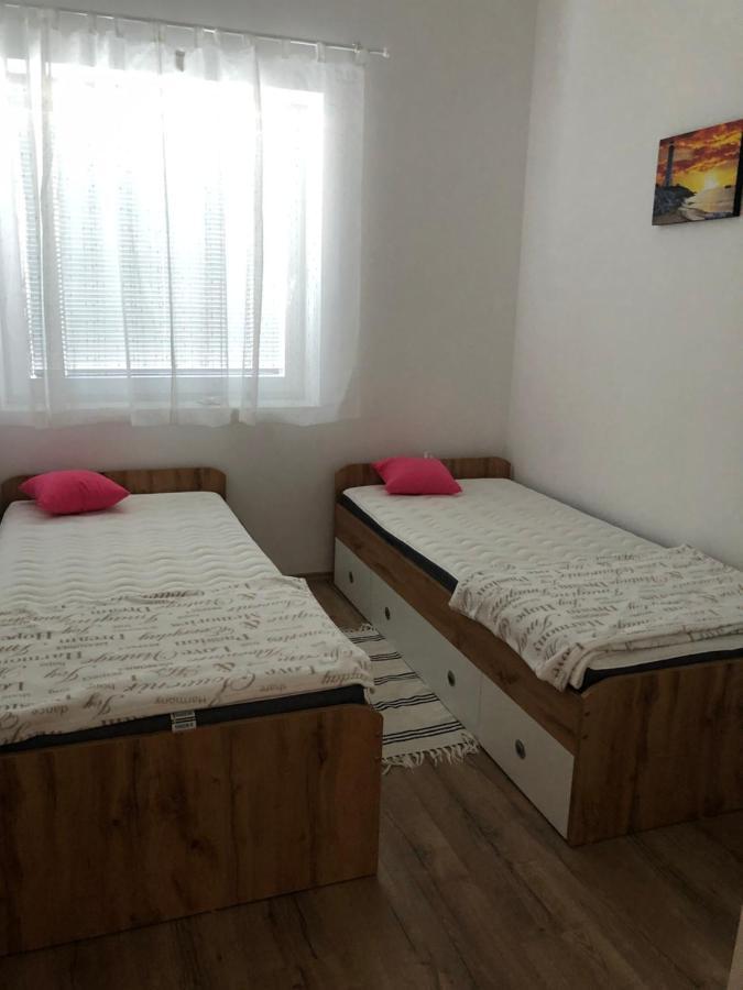 Apartmaji Meduza 2 Izola Esterno foto