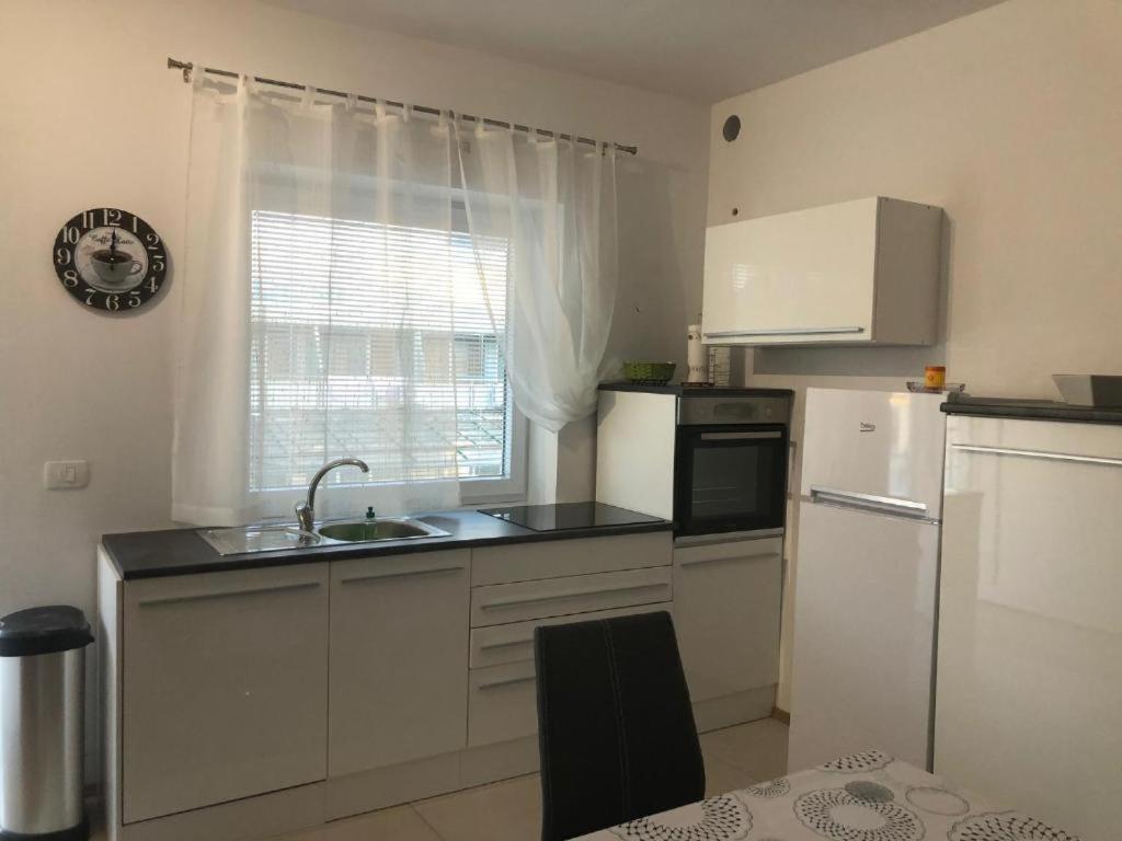 Apartmaji Meduza 2 Izola Esterno foto